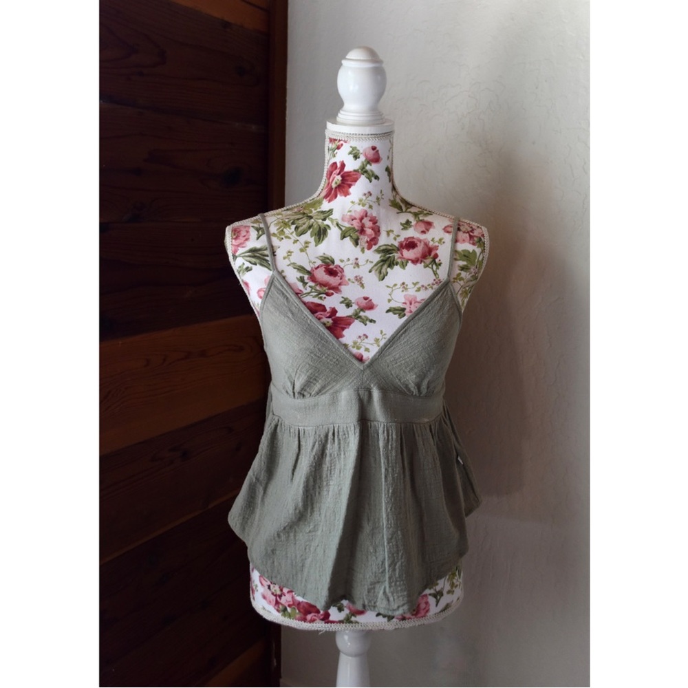 Sisstrevolution Sage Babydoll Peplum V-Neck Cami Top